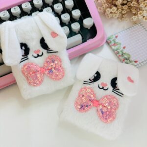 Mini Caderno de Pelúcia Coelhinha de Laço Brilhante Fls Brancas 12x8 cm