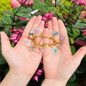 Casinha com Pulseira G e 9 Charms Country