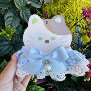 Enfeite de Pescoço para Gatos e Cachorros Pequenos - Laço Azul e Renda com Estampa (21cm)