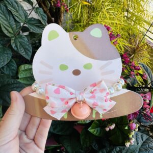 Enfeite de Pescoço para Gatos e Cachorros Pequenos - Pérolas e Salmão (18cm)